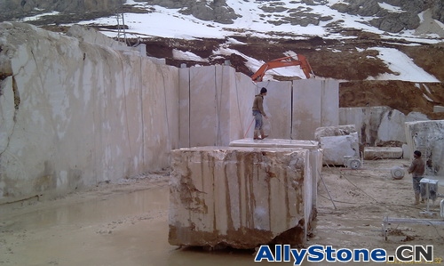 Ice Beige Marble Quarry