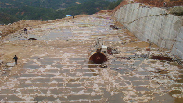 Chinese Golden Leaf Granite Quarry