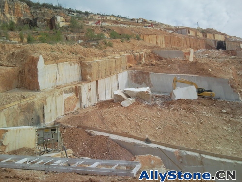 Botticino Classico Marble Quarry Photo