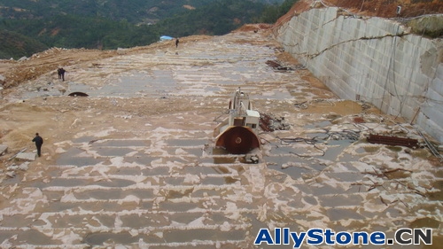 Chinese Golden Leaf Granite Quarry 